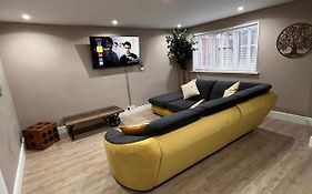 Premier Inn Mattresses Sky Sports & Netflix- Sleeps 6